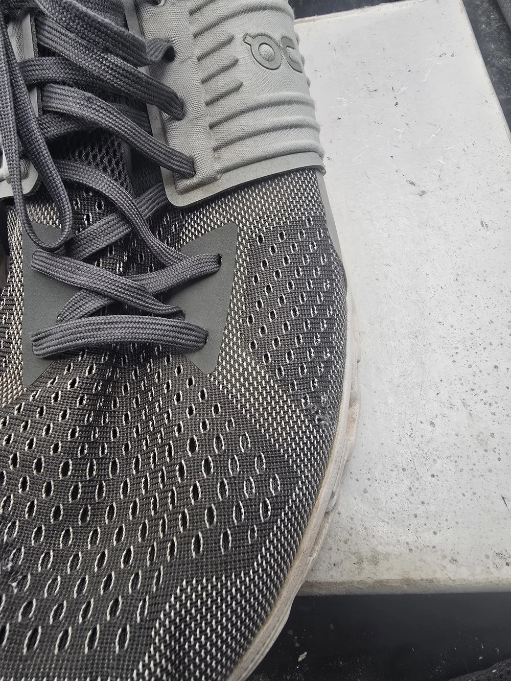 Men's Gray Athletic Lace-Up Sneakers with Supportive Midfoot Strap